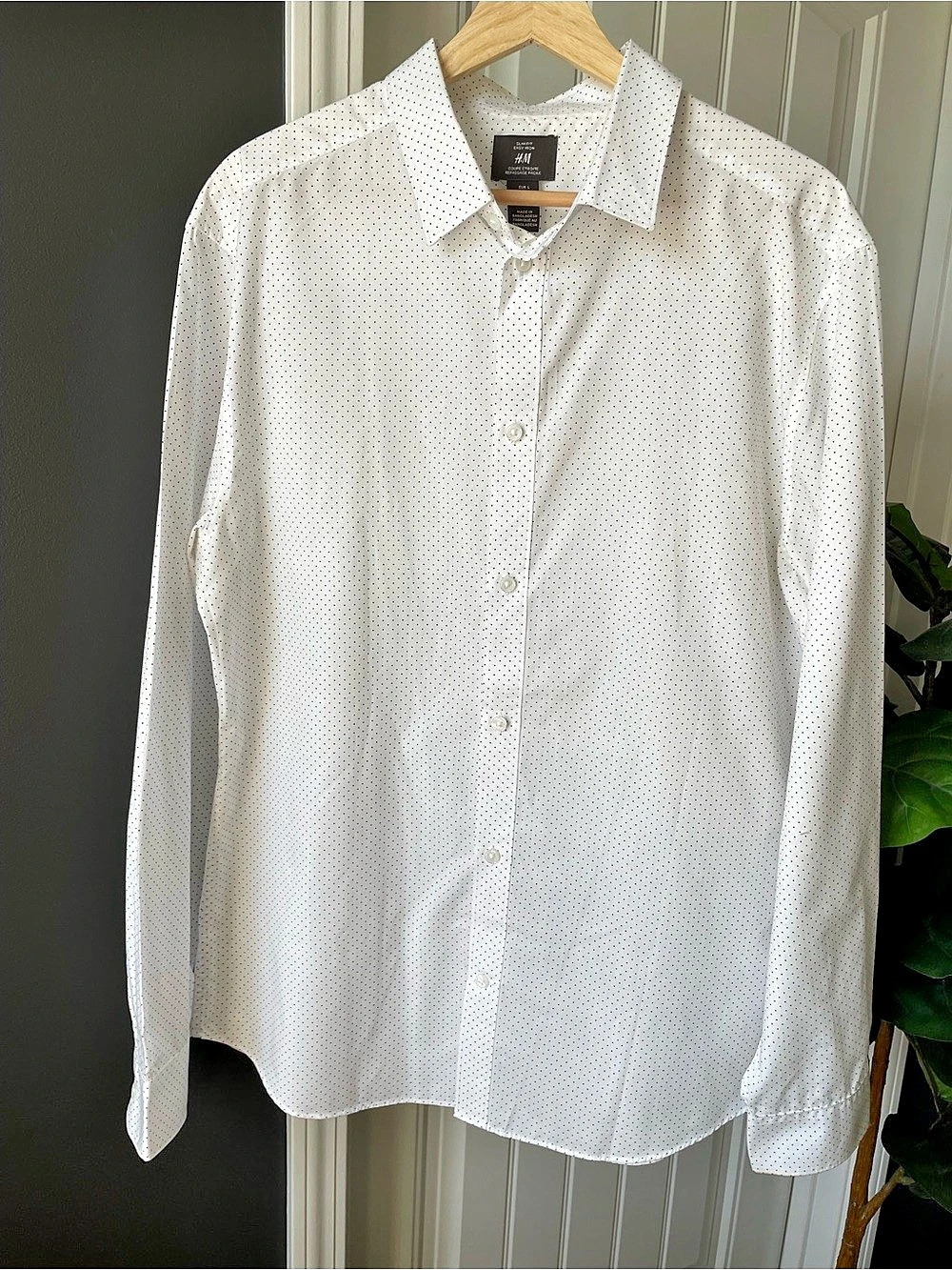 H&M Men's Slim Fit Easy Iron Button Down Shirt White Black Polka Dot Size L